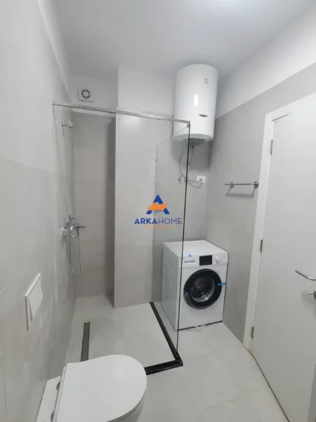 Tirane, jepet me qera apartament 2+1+Ballkon Kati 1, 120 m² 1.300 € 