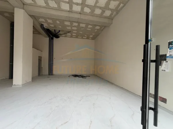 Tirane, jepet me qera ambjent biznesi Kati 0, 78 m² 1.200 € (Paskuqan)