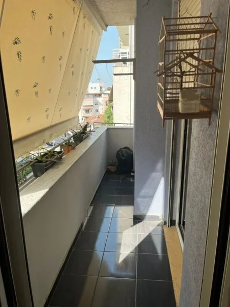 Tirane, jepet me qera apartament 2+1 Kati 2, 103 m² 450 € (Rruga Muhamet Deliu)