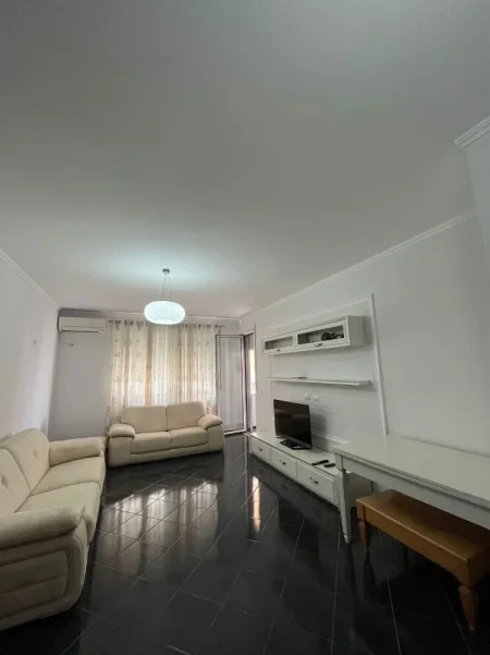 Tirane, jepet me qera apartament 2+1 Kati 2, 103 m² 450 € (Rruga Muhamet Deliu)