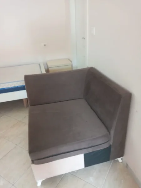 Tirane, jepet me qera apartament 1+1 Kati 2, 70 m² 300 € (Nela 6)