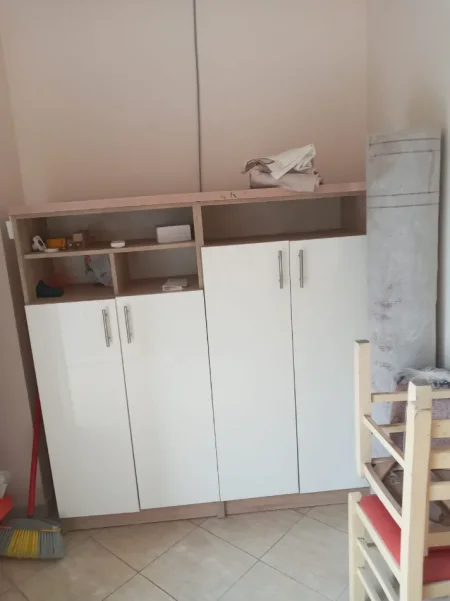 Tirane, jepet me qera apartament 1+1 Kati 2, 70 m² 300 € (Nela 6)