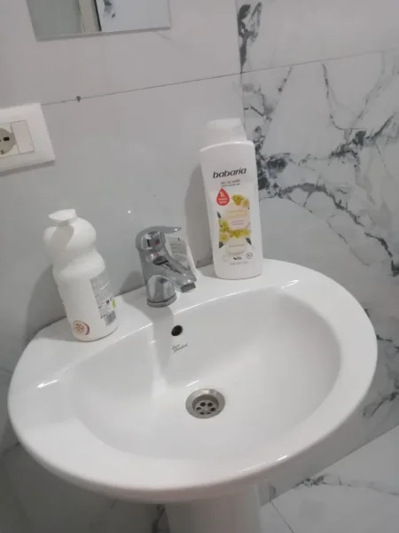 Tirane, jepet me qera apartament 1+1 Kati 2, 70 m² 300 € (Nela 6)