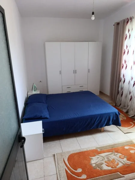 Tirane, jepet me qera apartament 1+1 Kati 2, 75 m² 350 € (Rruga 5 Maji)