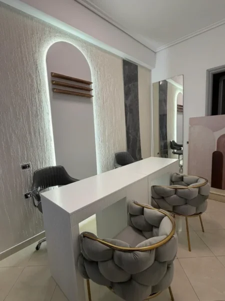 Vlore, jepet me qera dyqan Kati 0, 28 m² 500 € (Blv. Ismail Qemali,Vlore)