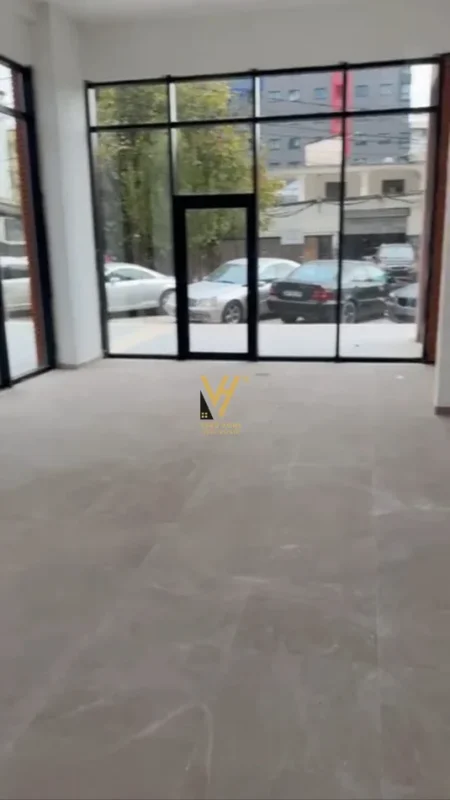 Tirane, jepet me qera dyqan Kati 0, 100 m² 1.250 € (ASTIR)