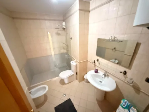 Tirane, jepet me qera apartament 2+1 Kati 9, 100 m² 850 € (Rruga Sami Frashëri)