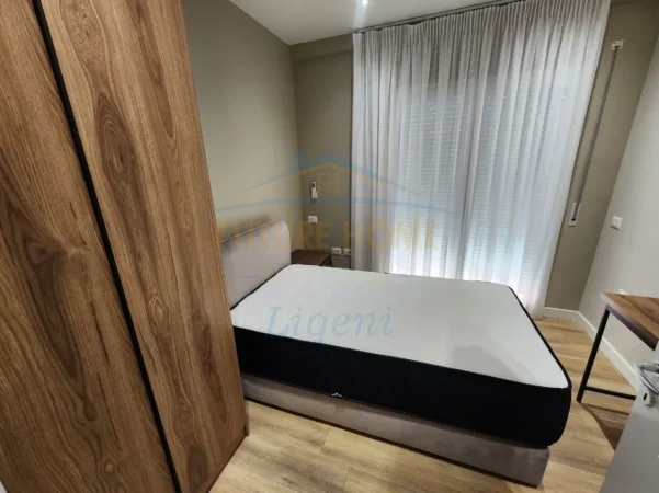 Tirane, shitet apartament 3+1 Kati 2, 190 m² 420.000 € 