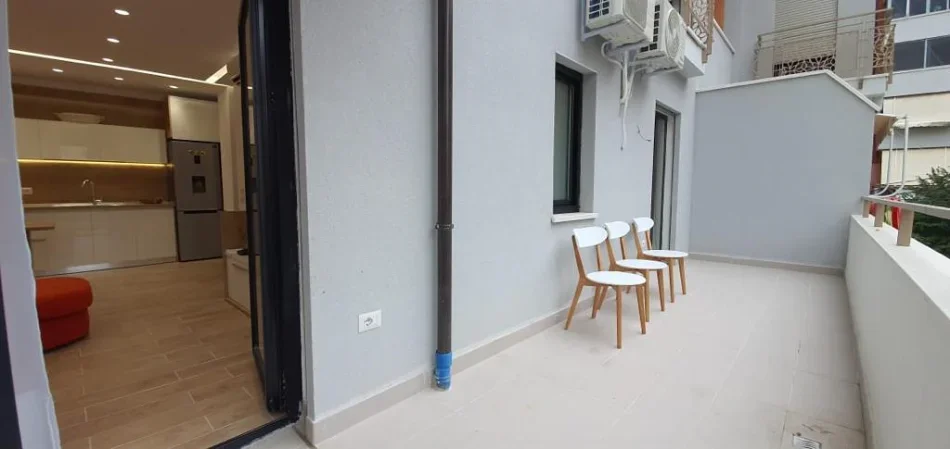 Tirane, jepet me qera apartament 1+1 Kati 2, 65 m² 600 € (RRUGA FROSINA PLAKU)