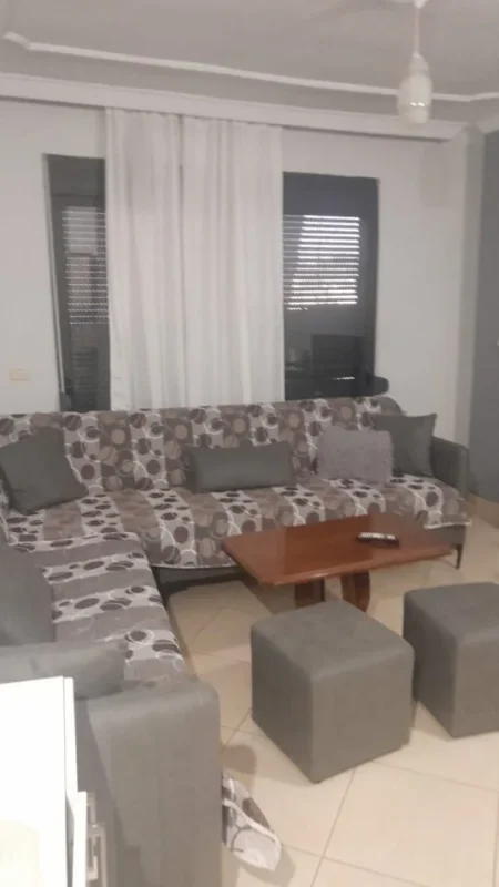 Tirane, jepet me qera apartament 1+1 Kati 8, 70 m² 400 € (Astir)