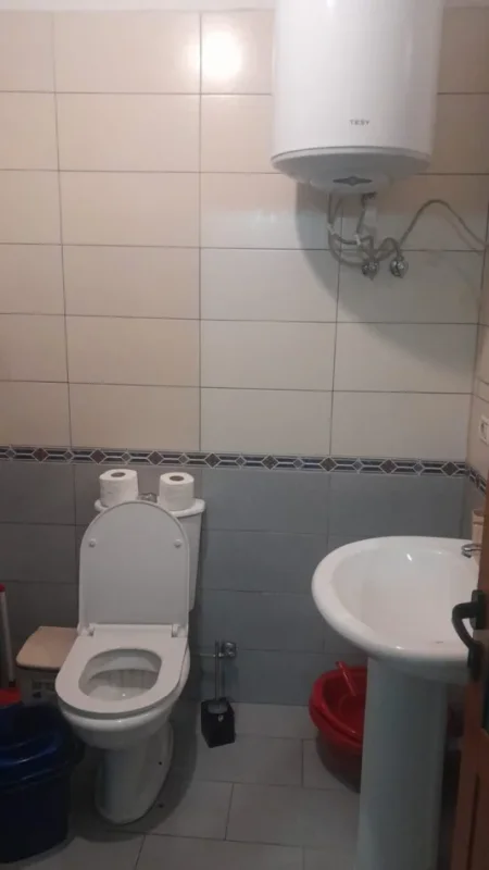 Tirane, jepet me qera apartament 1+1 Kati 8, 70 m² 400 € (Astir)