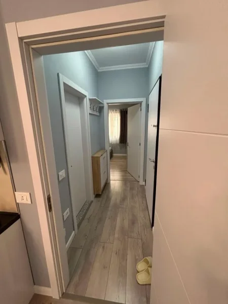 Tirane, jepet me qera apartament 2+1 Kati 5, 90 m² 750 € (Rruga e Barrikadave)