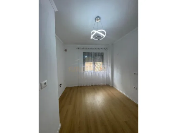 Tirane, shitet apartament 1+1 Kati 1, 35 m² 70.000 € (FRESK)
