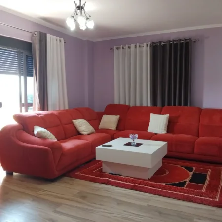 Tirane, jepet me qera apartament 2+1+Ballkon Kati 5, 130 m² 500 € (Don Bosko, përballë Gjykatës Administrative)