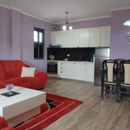 Tirane, jepet me qera apartament 2+1+Ballkon Kati 5, 130 m² 500 € (Don Bosko, përballë Gjykatës Administrative)
