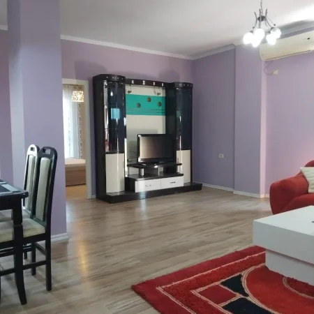 Tirane, jepet me qera apartament 2+1+Ballkon Kati 5, 130 m² 500 € (Don Bosko, përballë Gjykatës Administrative)