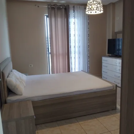 Tirane, jepet me qera apartament 2+1+Ballkon Kati 5, 130 m² 500 € (Don Bosko, përballë Gjykatës Administrative)