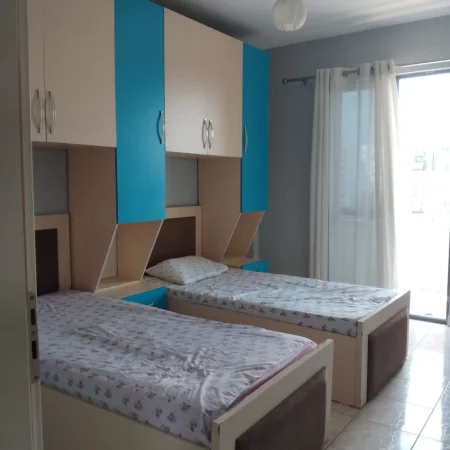 Tirane, jepet me qera apartament 2+1+Ballkon Kati 5, 130 m² 500 € (Don Bosko, përballë Gjykatës Administrative)