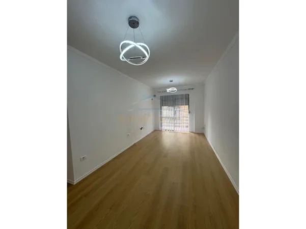 Tirane, shitet apartament 2+1 Kati 1, 78 m² 130.000 € (FRESK)