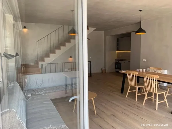 Tirane, jepet me qera apartament 2+1 Kati 2, 180 m² 1.200 € (Bulevardi Manjolave)