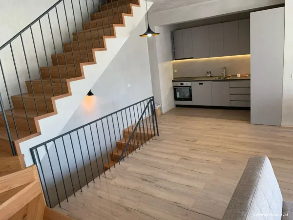 Tirane, jepet me qera apartament 2+1 Kati 2, 180 m² 1.200 € (Bulevardi Manjolave)