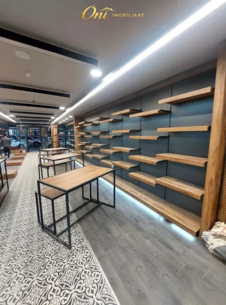 Tirane, jepet me qera dyqan Kati 0, 55 m² 1.930 € (MYSLYM SHYRI)