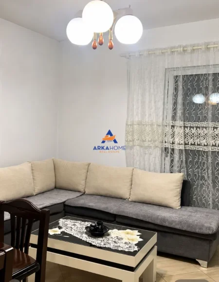 Tirane, jepet me qera apartament 1+1+Ballkon Kati 5, 70 m² 447 € 