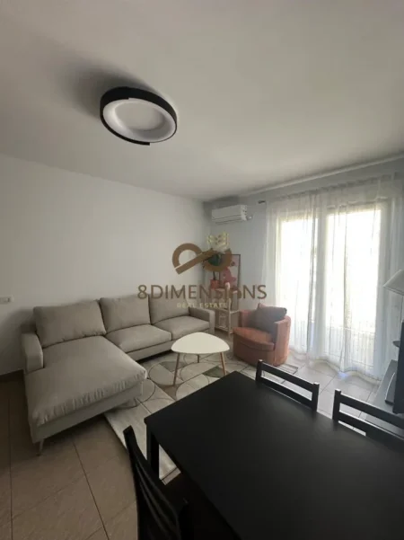 Jepet me qera Apartament 1+1 ne nje residence te re prane Stacionit te Trenit (D8241A-197)