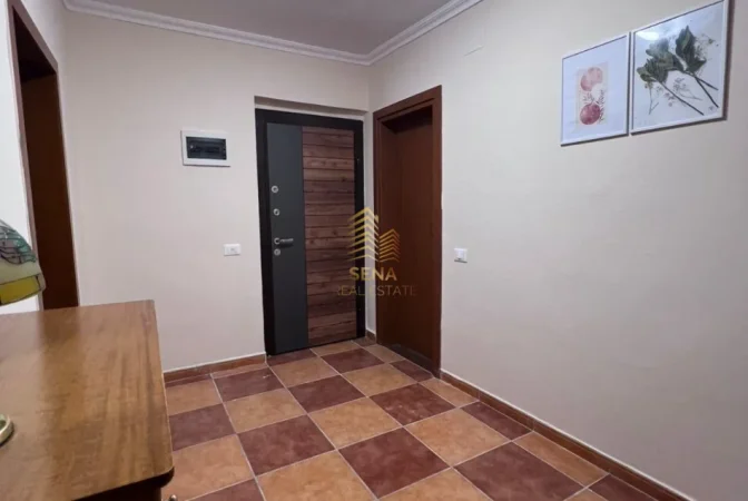 Tirane, jepet me qera apartament 2+1+Ballkon Kati 4, 95 m² 600 € (Rruga e Elbasanit)