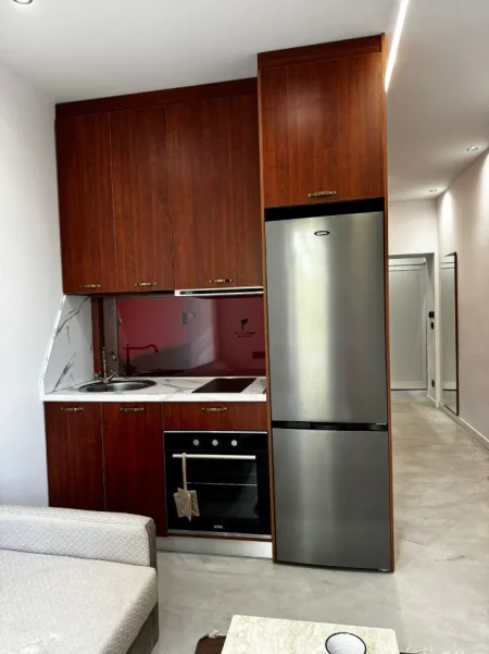 Tirane, jepet me qera garsonier Kati 5, 40 m² 580 € (SHALLVARET)