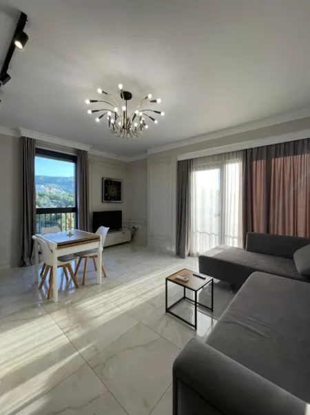 Tirane, jepet me qera apartament 1+1 Kati 7, 800 € (Kompleksi Olimpik)