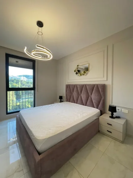 Tirane, jepet me qera apartament 1+1 Kati 7, 800 € (Kompleksi Olimpik)