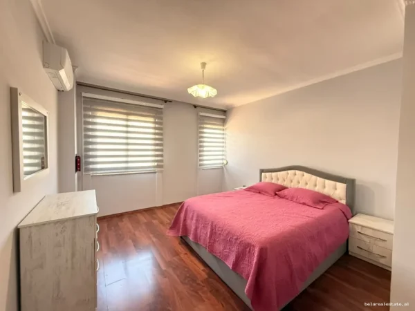 Tirane, jepet me qera apartament 2+1+Ballkon Kati 9, 100 m² 900 € (Rruga Sami Frasheri)
