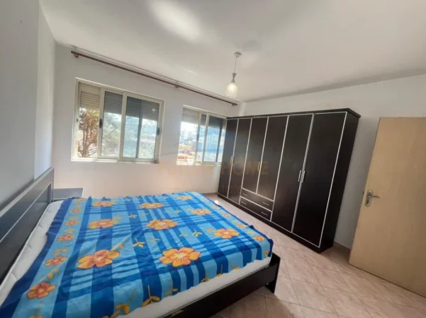 Tirane, shes apartament 1+1+Ballkon Kati 2, 80 m² 128.000 € (yzberisht)