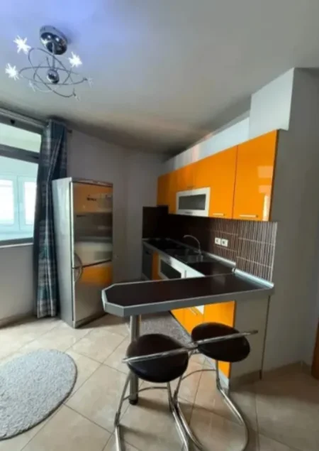 Tirane, jepet me qera apartament 2+1 Kati 4, 80 m² 650 € (IRFAN TOMINI)