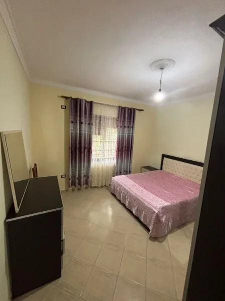 Tirane, jepet me qera apartament 2+1+post parkimi Kati 2, 100 m² 350 € (Fresk ,Rruga Dalip Topi prane Viles se Bamir Topit)