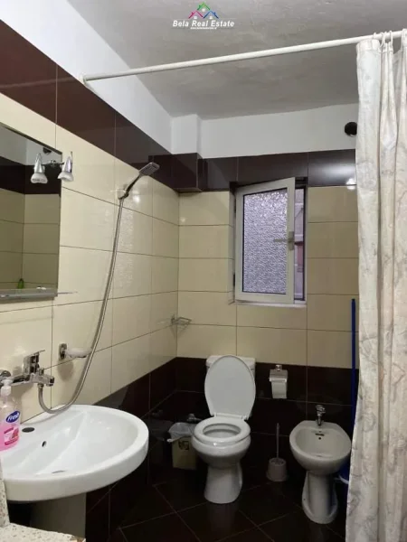 Tirane, jepet me qera apartament 2+1 Kati 3, 90 m² 630 € (shkolla e baletit)