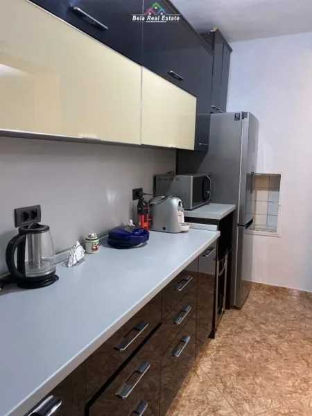 Tirane, jepet me qera apartament 2+1 Kati 3, 90 m² 630 € (shkolla e baletit)