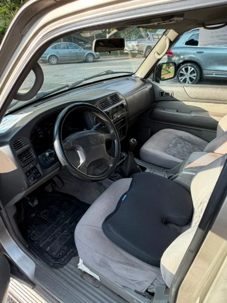 Tropoje, Nissan Patrol y61 Nafte, gri metalizato manuale Kondicioner 300.000 km 18.000 €