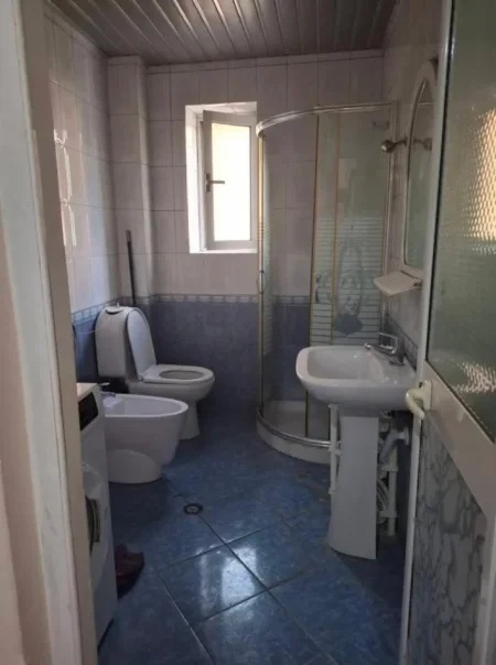 Tirane, shitet apartament 4+1 Kati 2, 116 m² 245.000 € (Square 21)