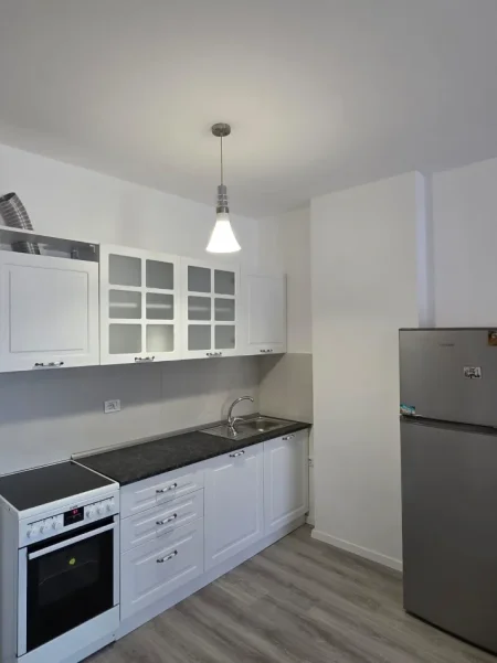 Tirane, jepet me qera apartament 1+1+Ballkon Kati 4, 64 m² 570 € (dritan hoxha)