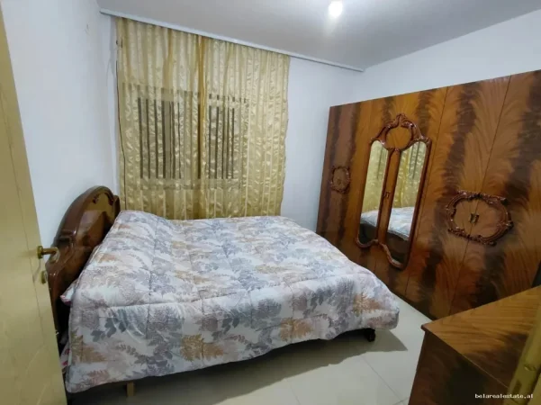 Tirane, jepet me qera Vile 1+1 Kati 3, 60 m² 400 € (rruga 5 maji)