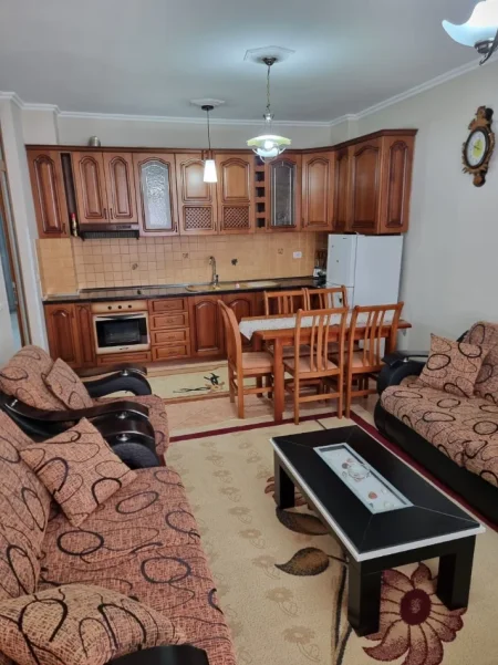 Tirane, jepet me qera apartament 2+1 Kati 4, 100 m² 450 € (Eco Market ne Yzberisht)