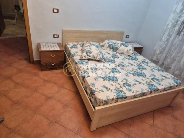 Tirane, jepet me qera apartament 2+1 Kati 2, 70 m² 450 € (tek Spitali QSUT)
