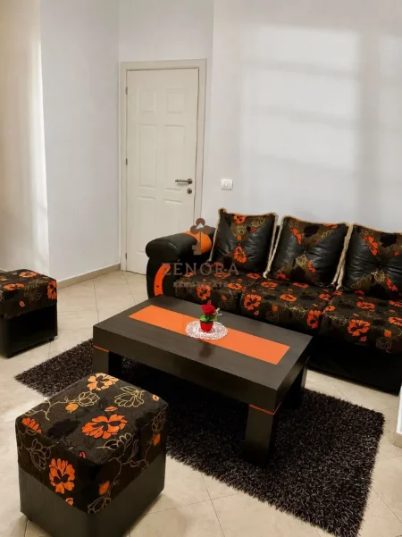 Tirane, jepet me qera apartament 2+1+Ballkon Kati 2, 186 m² 500 € (Fresku)