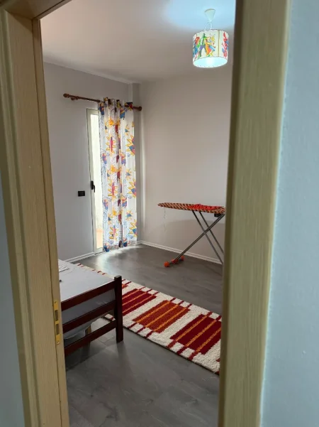 Tirane, jepet me qera apartament 2+1+Aneks+Ballkon Kati 7, 144 m² (Rruga Hamdi Sina, Liqeni i Thate)