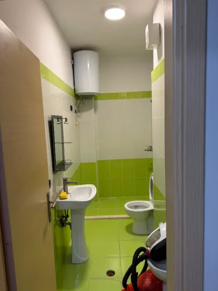 Tirane, jepet me qera apartament 2+1+Aneks+Ballkon Kati 7, 144 m² (Rruga Hamdi Sina, Liqeni i Thate)