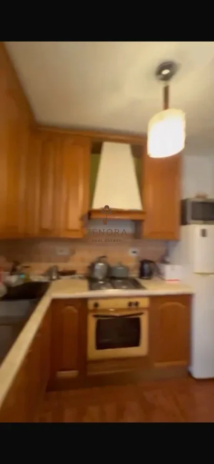 Tirane, jepet me qera apartament 2+1 Kati 2, 82 m² 650 € (Zogu i Zi)