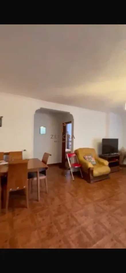 Tirane, jepet me qera apartament 2+1 Kati 2, 82 m² 650 € (Zogu i Zi)
