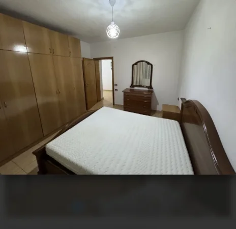 Tirane, jepet me qera shtepi 2+1+Aneks+Ballkon , 125 m² 400 € (Njesia 3 prane venu club)